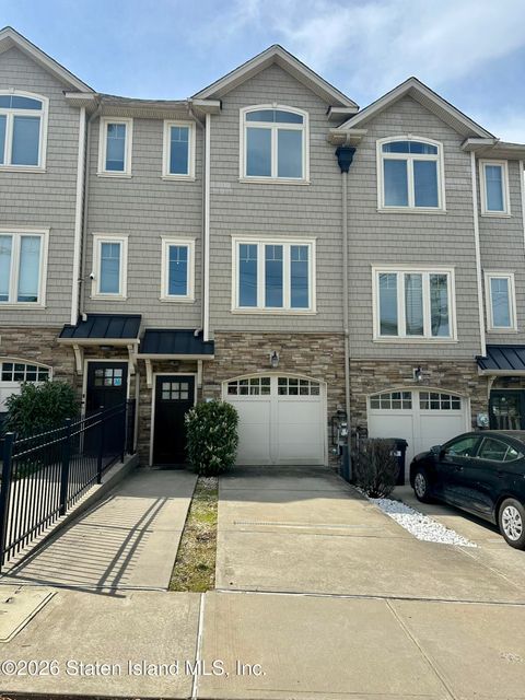 Photo of 236 Lamberts Lane, Staten Island, NY 10314 (MLS # 2602348)