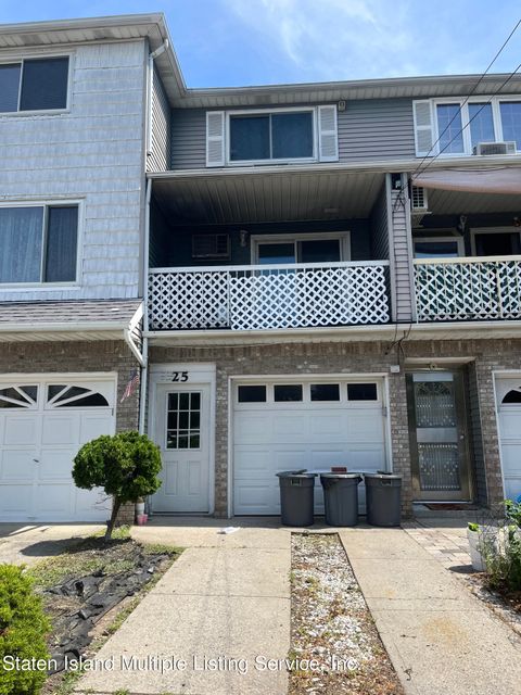 Photo of 25 Elmtree Avenue, Staten Island, NY 10306 (MLS # 1157169)
