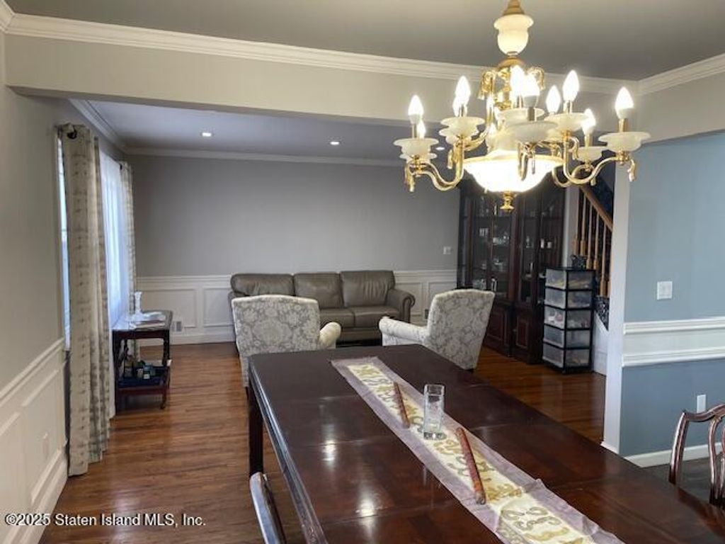 Photo of 949 Westwood Avenue, Staten Island, NY 10314 (MLS # 2501256)