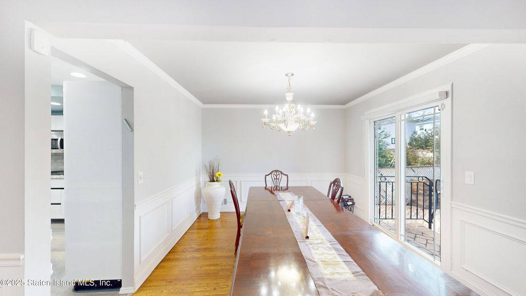 Photo of 949 Westwood Avenue, Staten Island, NY 10314 (MLS # 2501256)