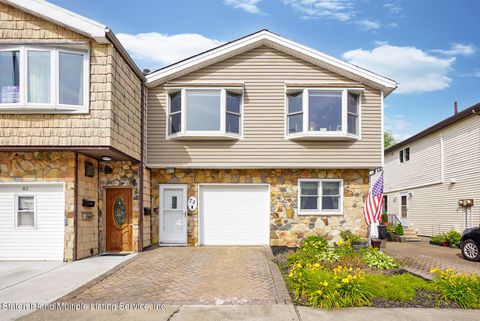 Photo of 78 Logan Avenue, Staten Island, NY 10301 (MLS # 1162726)