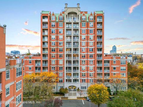 Photo of 45 Oceana Drive E #48, Brooklyn, NY 11235 (MLS # 2600120)