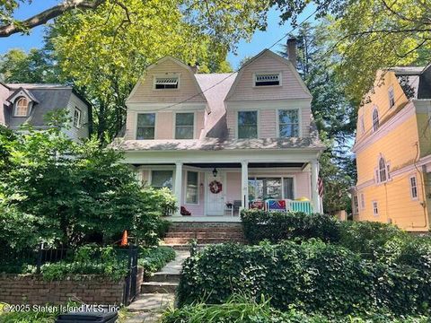 Photo of 125 Tysen Street, Staten Island, NY 10301 (MLS # 2505401)