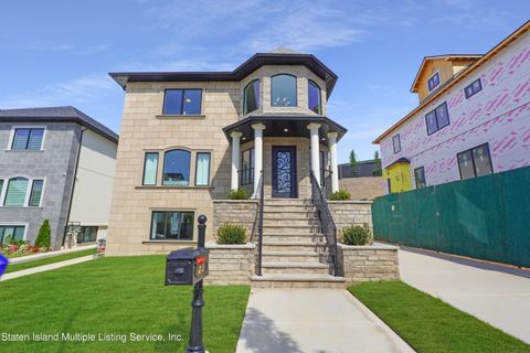 Photo of 21 Torrice Loop, Staten Island, NY 10309 (MLS # 1164635)