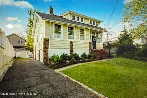 Photo of 111 David Street, Staten Island, NY 10308 (MLS # 2600246)