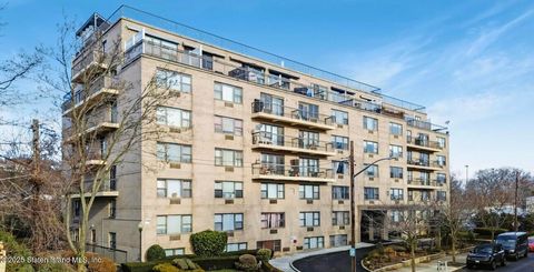 Photo of 175 Zoe Street #5b, Staten Island, NY 10305 (MLS # 2504751)