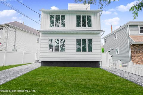 Photo of 87 Allen Place, Staten Island, NY 10312 (MLS # 2504373)