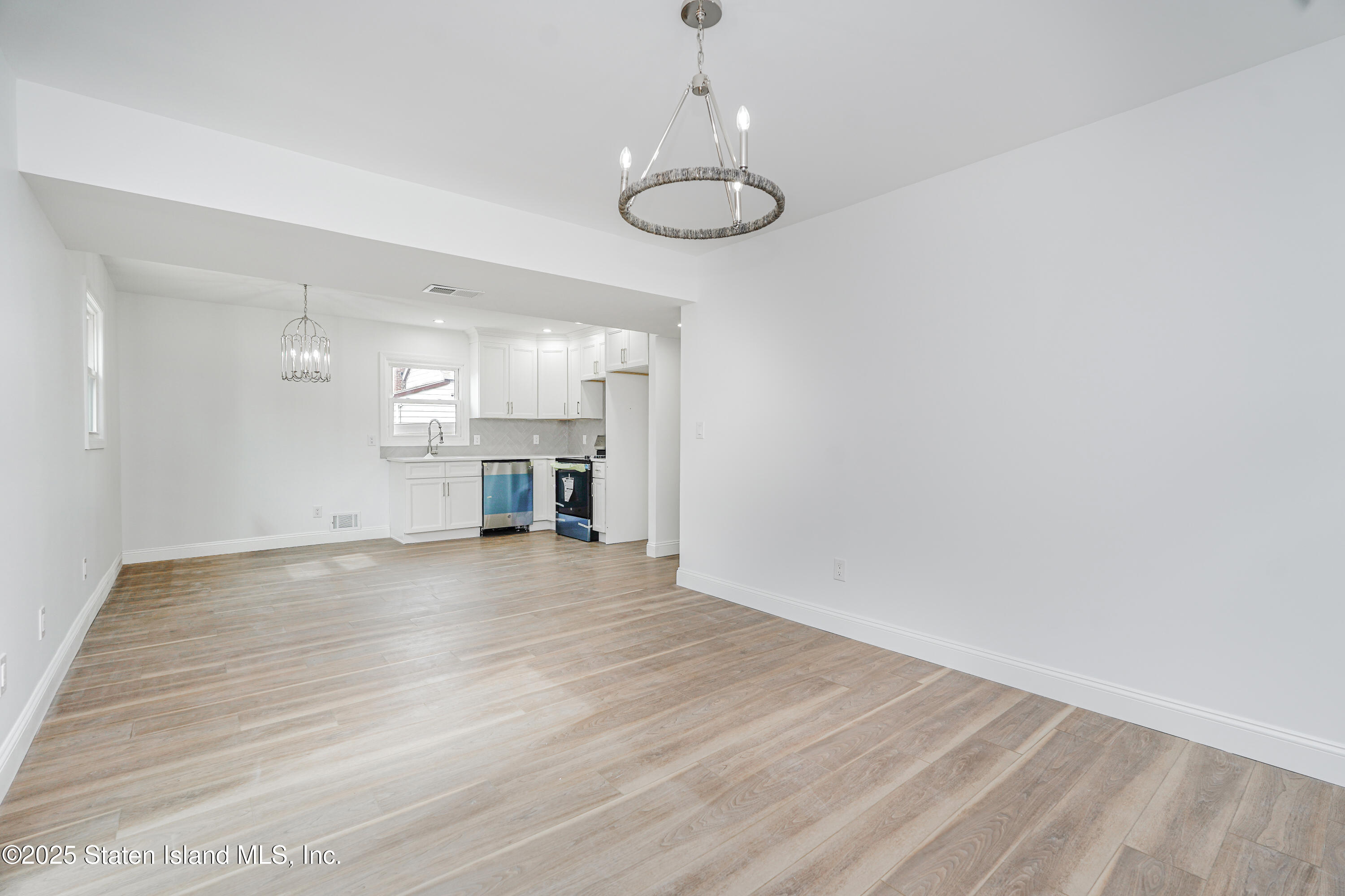 162 Sand Lane, Staten Island, New York image 32