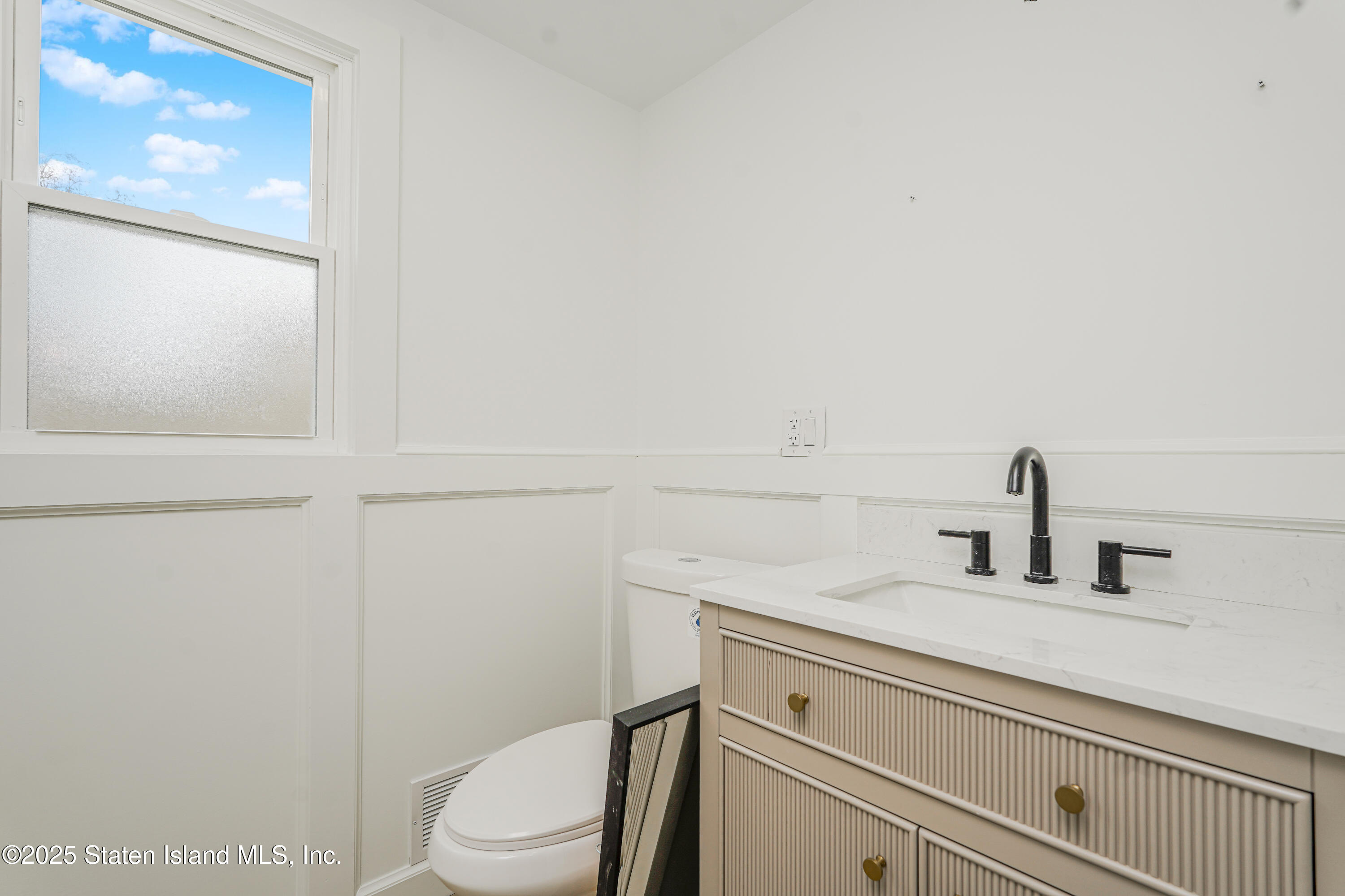 162 Sand Lane, Staten Island, New York image 46