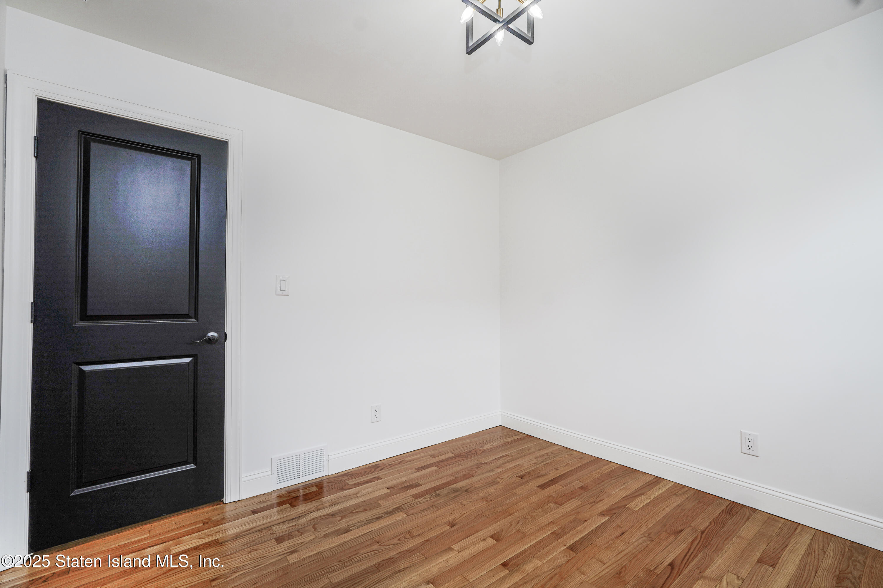 162 Sand Lane, Staten Island, New York image 21