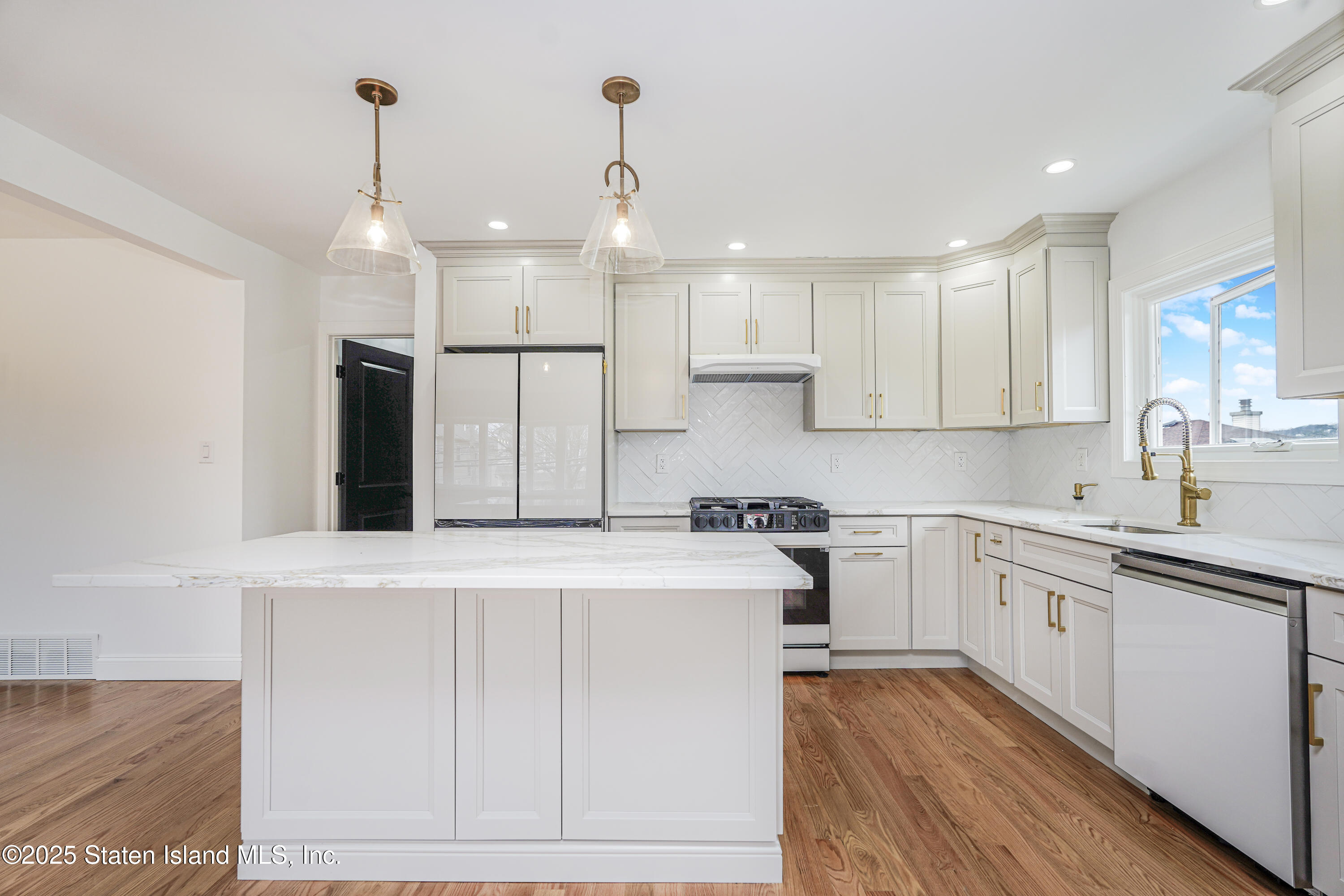 162 Sand Lane, Staten Island, New York image 15