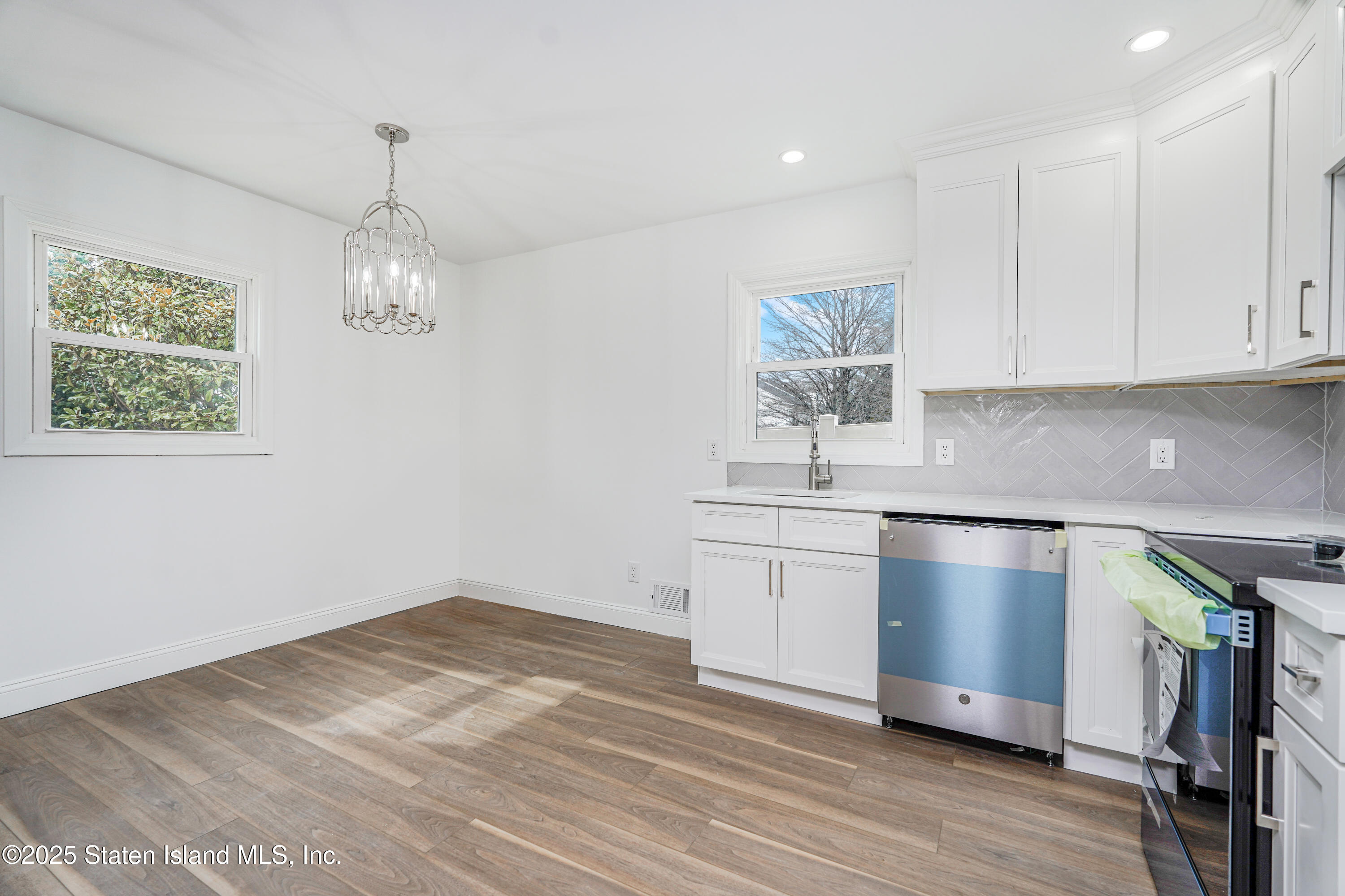 162 Sand Lane, Staten Island, New York image 39