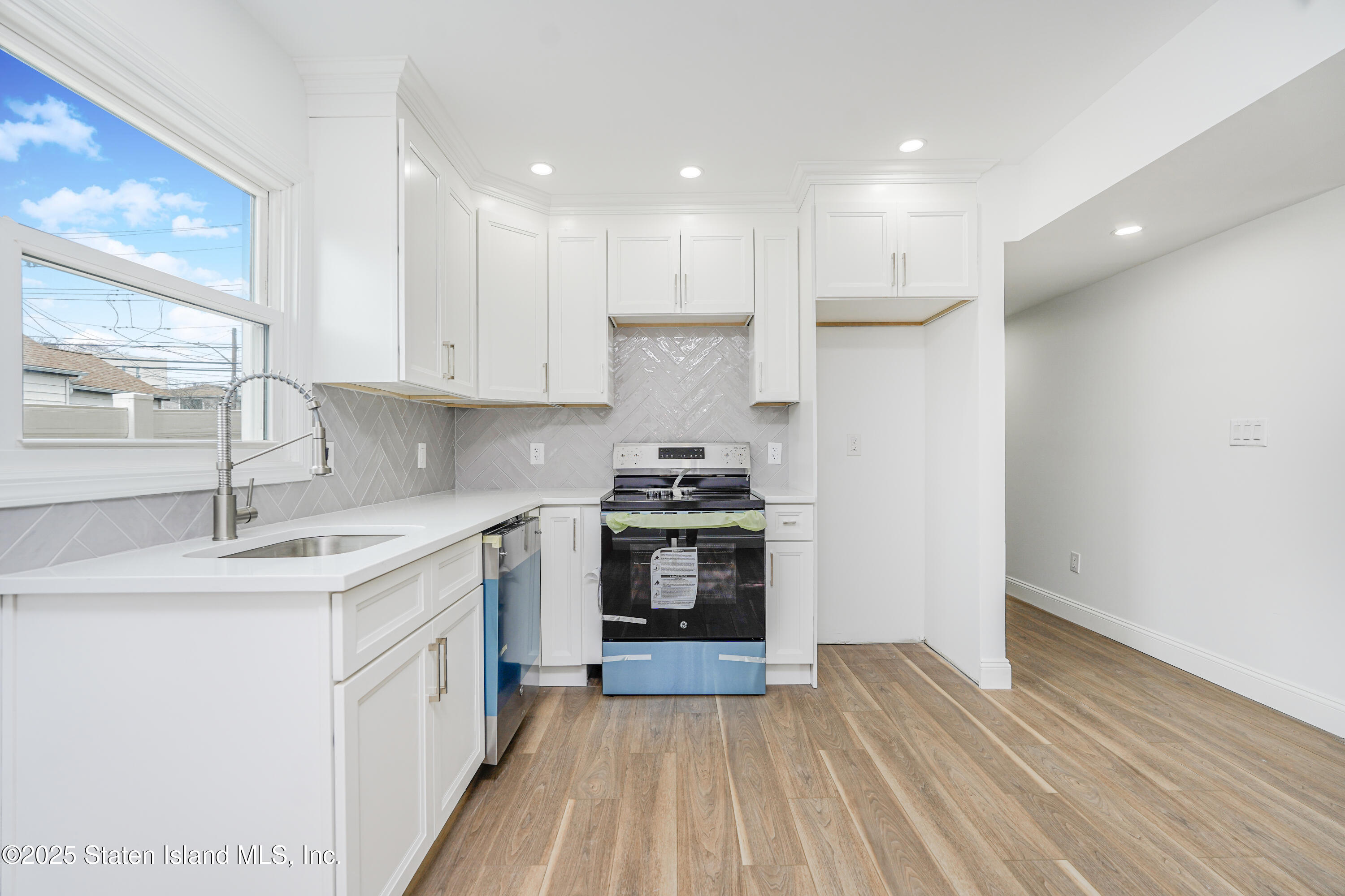 162 Sand Lane, Staten Island, New York image 37