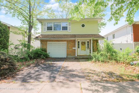 Photo of 254 Ridgewood Avenue, Staten Island, NY 10312 (MLS # 2502727)