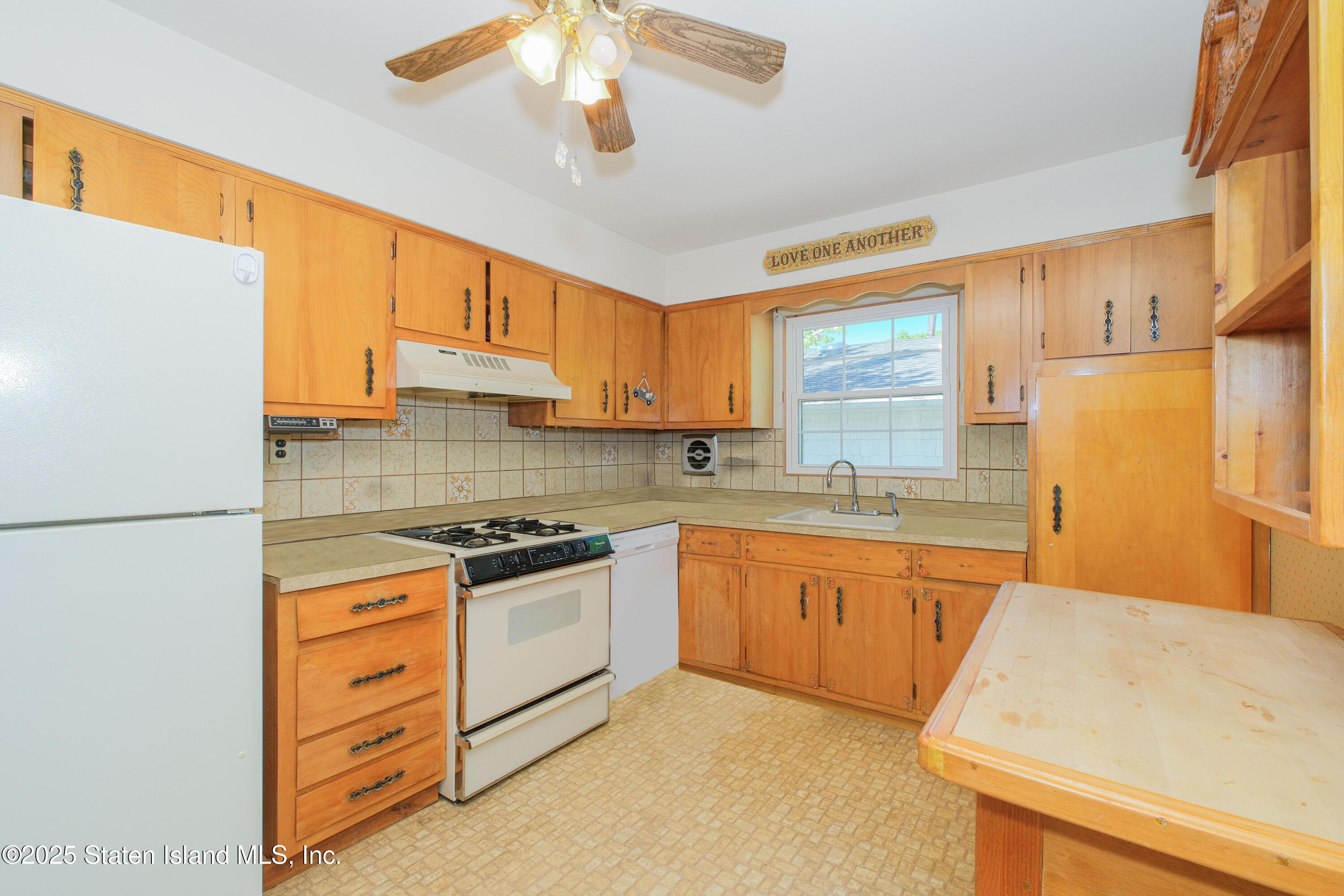 254 Ridgewood Avenue, Staten Island, New York image 16