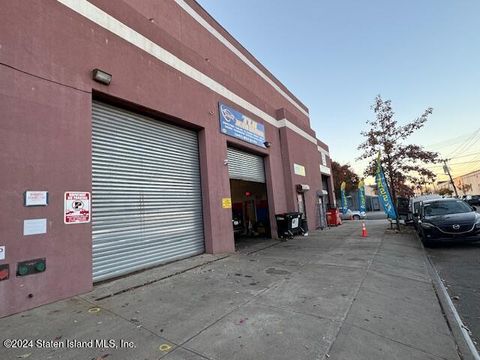 Photo of 80 Granite Avenue #H, Staten Island, NY 10303 (MLS # 2406166)