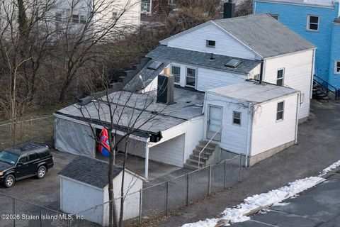 Photo of 132 Saint Marys Avenue, Staten Island, NY 10305 (MLS # 2600301)