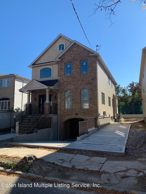 Photo of 56 Wieland Avenue, Staten Island, NY 10309 (MLS # 1159974)