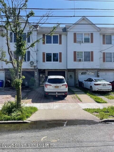 Photo of 404 Garretson Avenue, Staten Island, NY 10305 (MLS # 2503593)