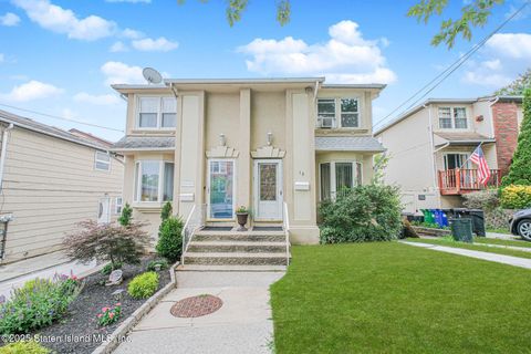 Photo of 12 Benton Court, Staten Island, NY 10306 (MLS # 2504608)