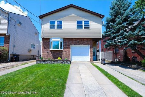 Photo of 275 Katan Avenue, Staten Island, NY 10308 (MLS # 2503713)