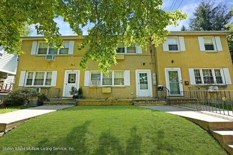 Photo of 30 Floyd Street, Staten Island, NY 10310 (MLS # 1163936)