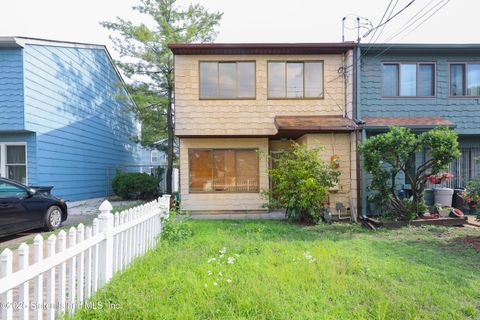 Photo of 176 Arlington Place, Staten Island, NY 10303 (MLS # 2504864)