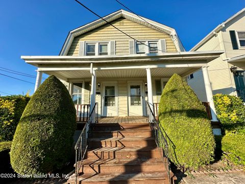 Photo of 197199 Barnard Avenue, Staten Island, NY 10307 (MLS # 2403947)