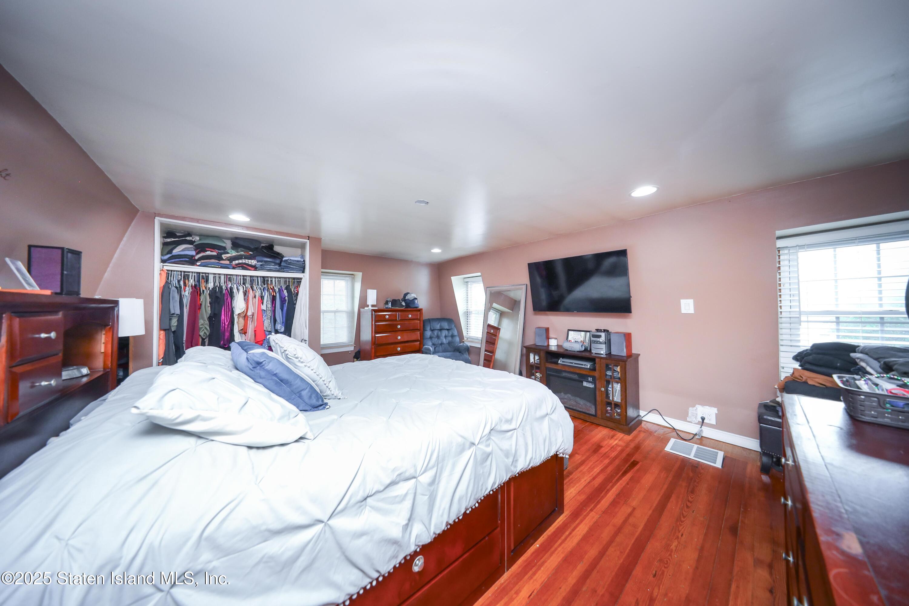 28 Trinity Place, Staten Island, New York image 14