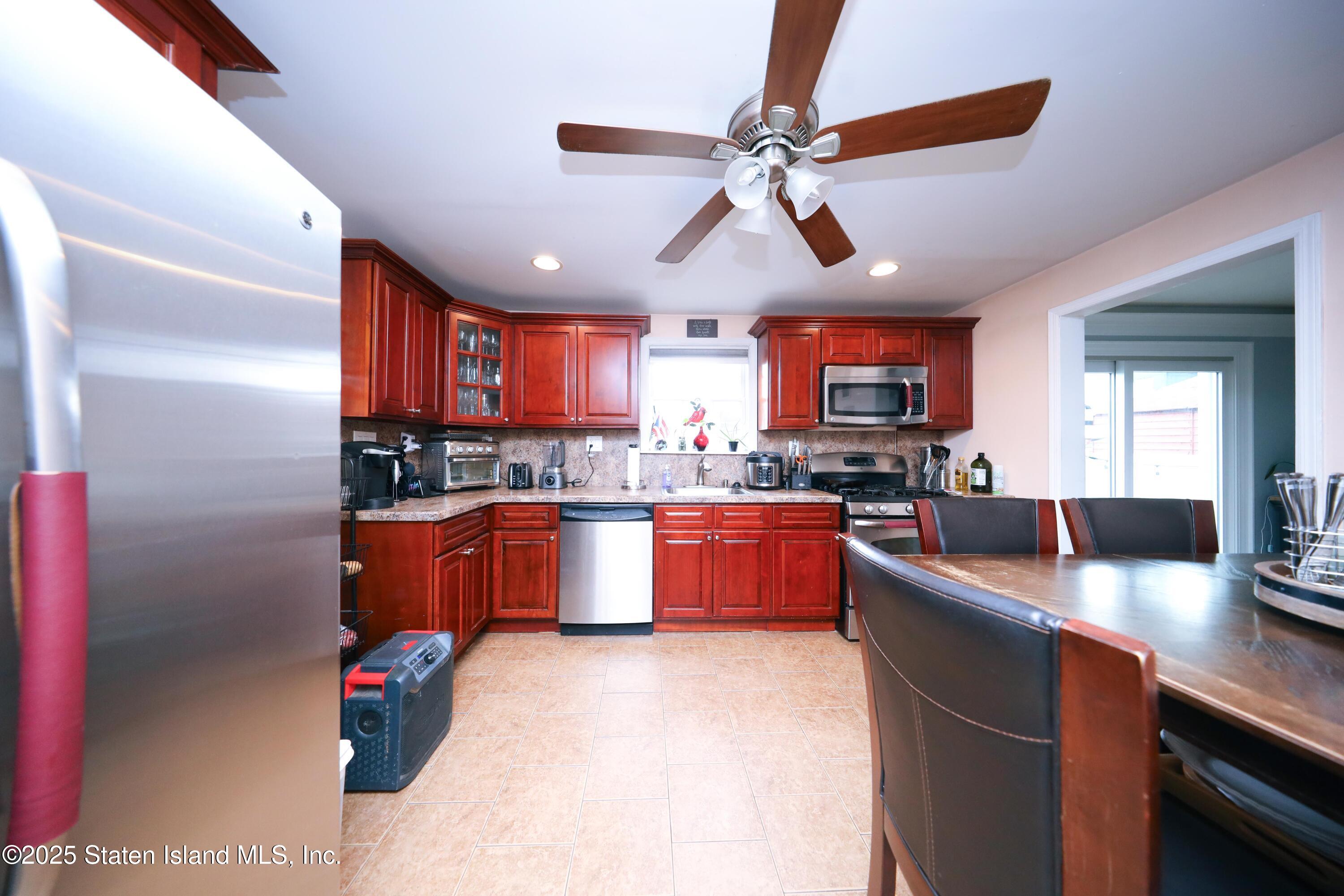 28 Trinity Place, Staten Island, New York image 9