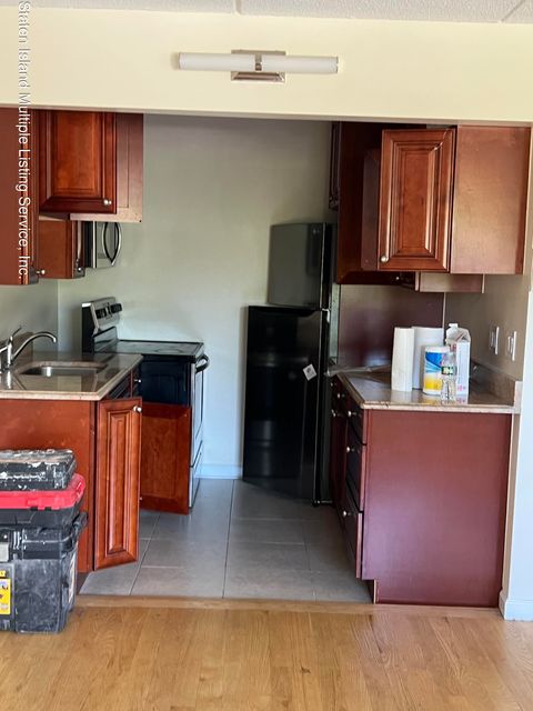 Photo of 1000 Targee Street #2k, Staten Island, NY 10304 (MLS # 1156806)