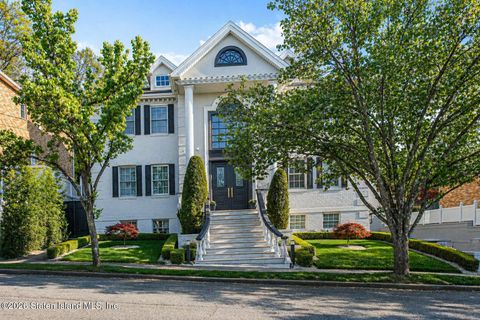 Photo of 112 Bolivar Street, Staten Island, NY 10314 (MLS # 2601630)