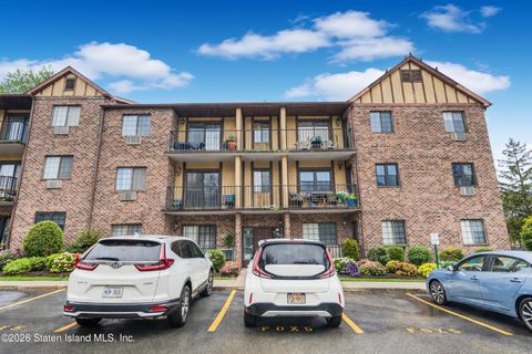 Photo of 50 Donna Court #5, Staten Island, NY 10314 (MLS # 2601158)