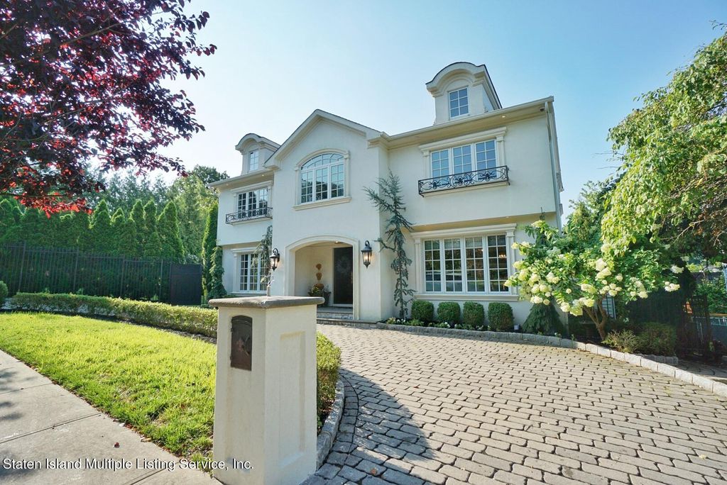 Photo of 116 Fine Blvd Blvd, Staten Island, NY 10314 (MLS # 2504998)