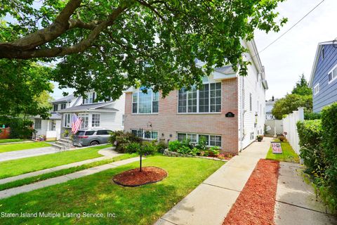 Photo of 335 Hart Avenue, Staten Island, NY 10310 (MLS # 1163361)