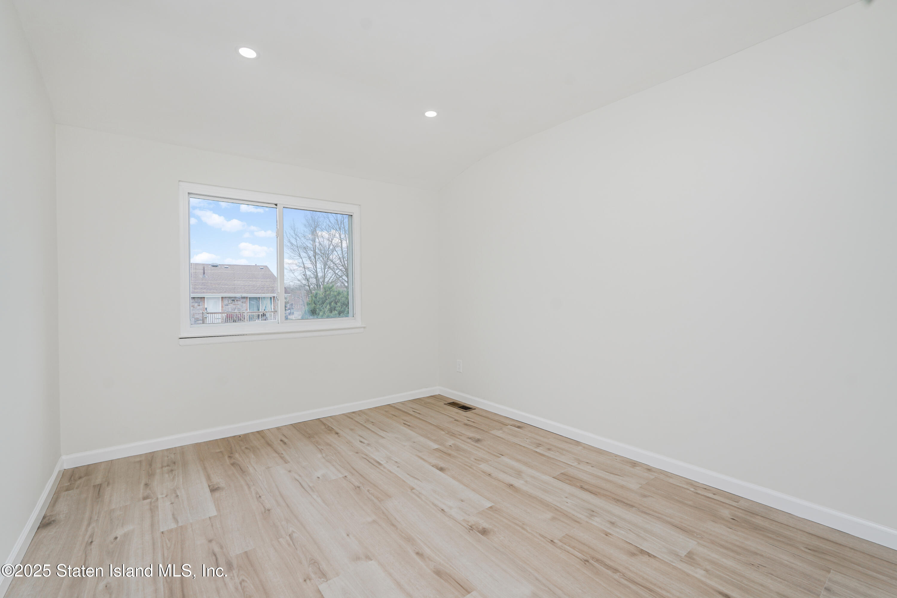 140 Ada Drive, Staten Island, New York image 34