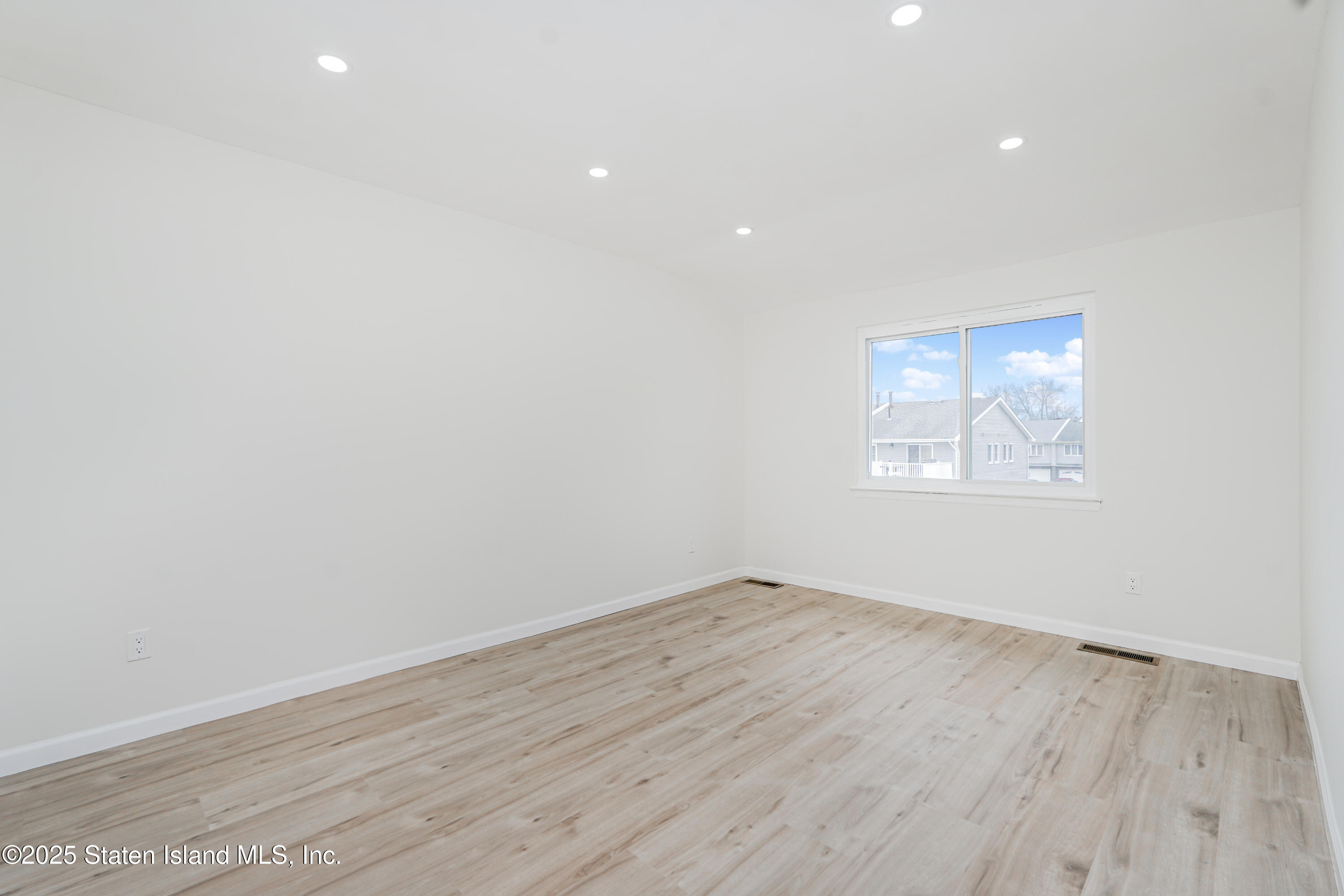 140 Ada Drive, Staten Island, New York image 36