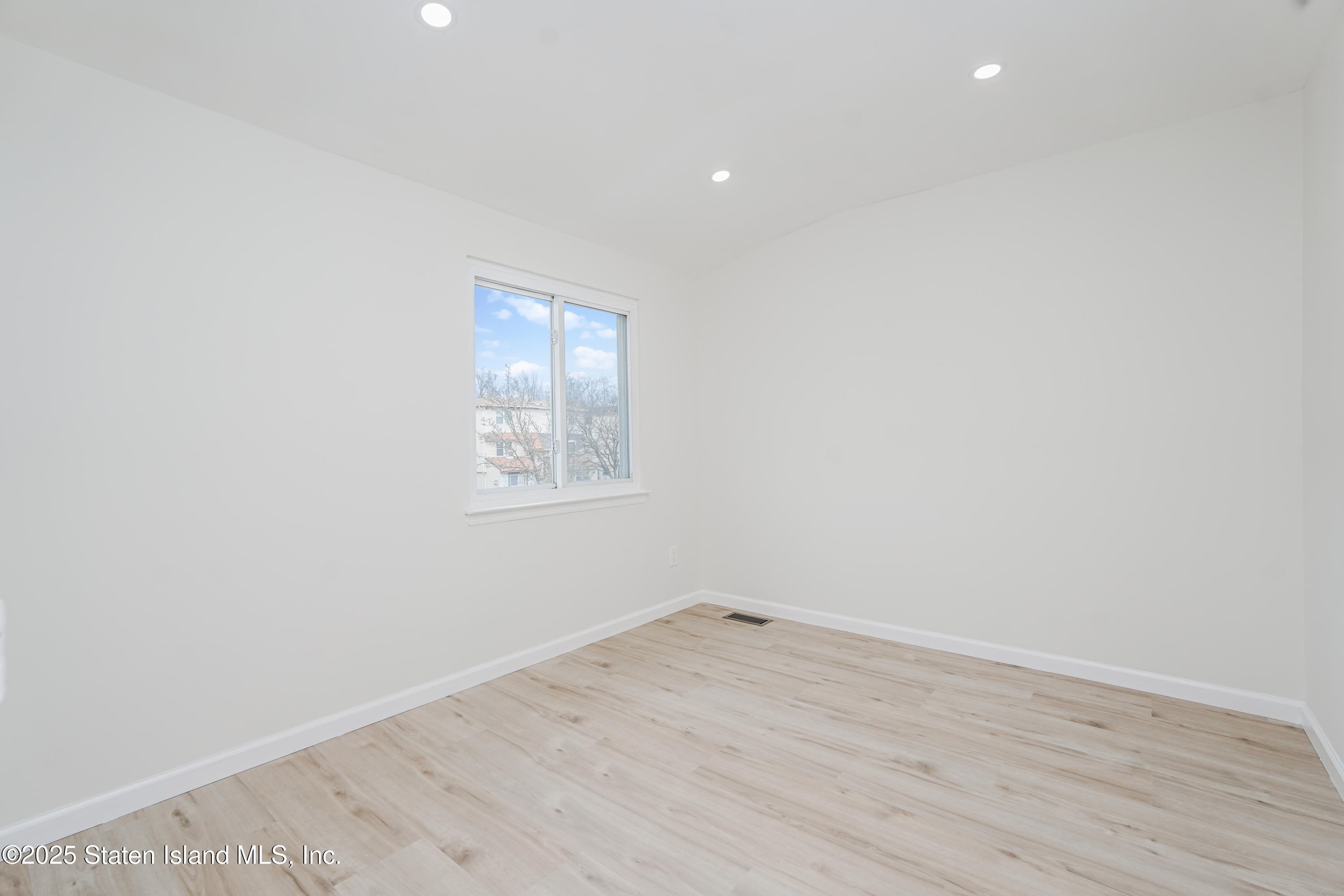 140 Ada Drive, Staten Island, New York image 30