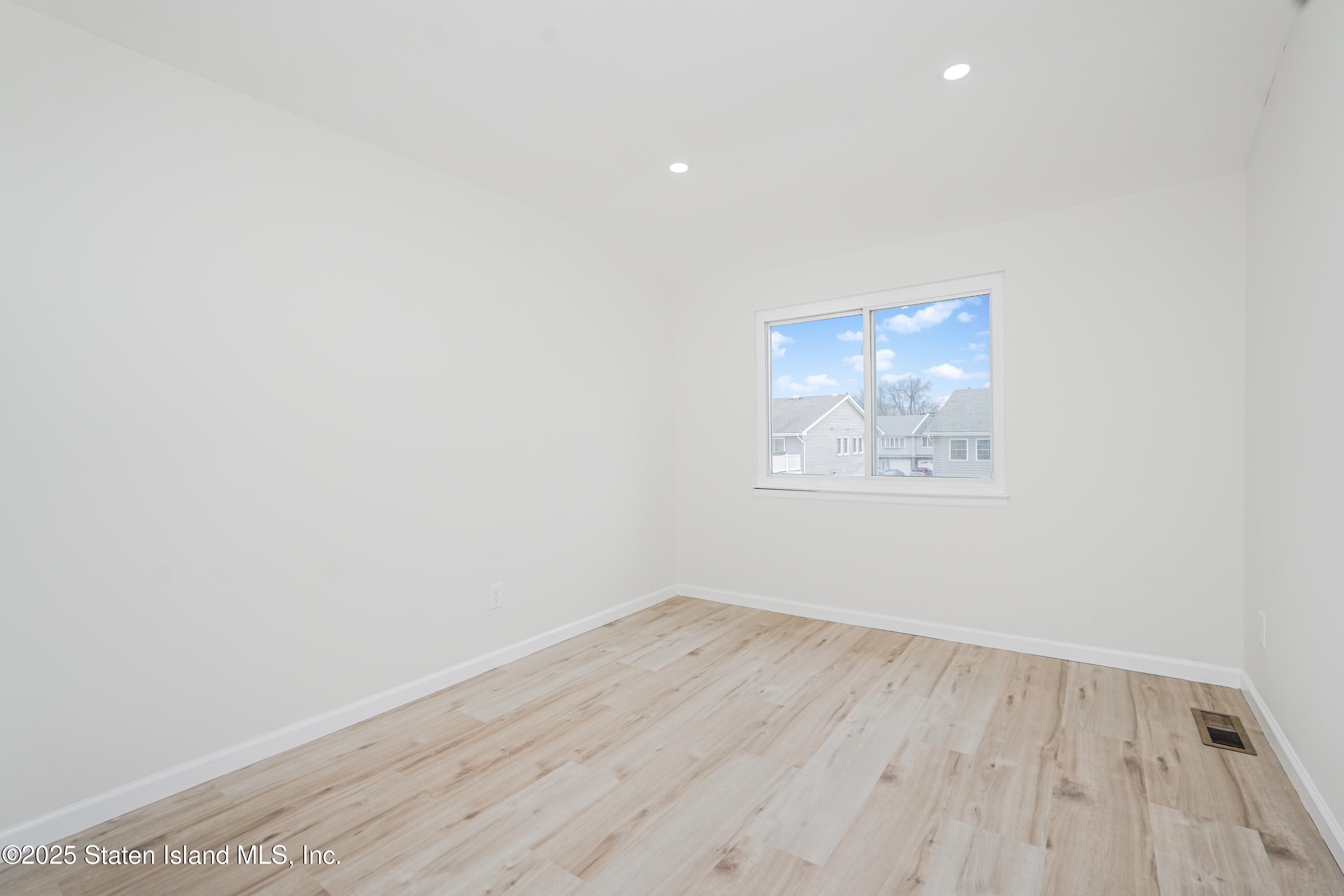 140 Ada Drive, Staten Island, New York image 32