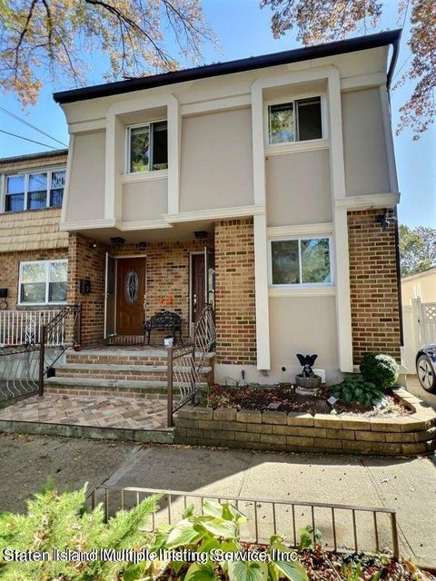 Photo of 8 Remsen Street, Staten Island, NY 10305 (MLS # 1165585)