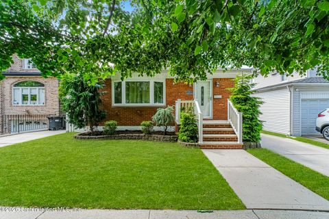 Photo of 378 Livermore Avenue, Staten Island, NY 10314 (MLS # 2603004)