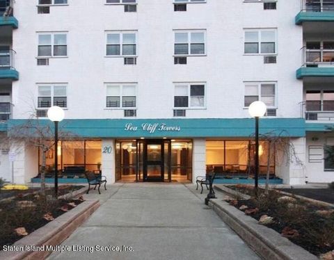 Photo of 20 Cliff Street #6d, Staten Island, NY 10305 (MLS # 1165979)