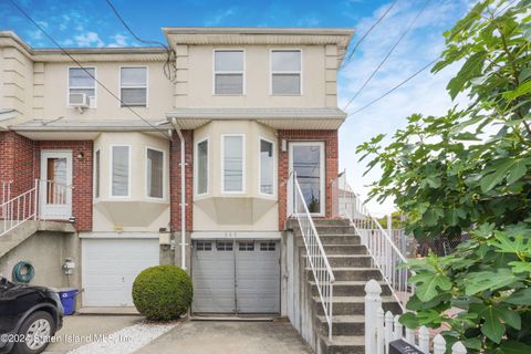 Photo of 565 Midland Avenue, Staten Island, NY 10306 (MLS # 2403778)