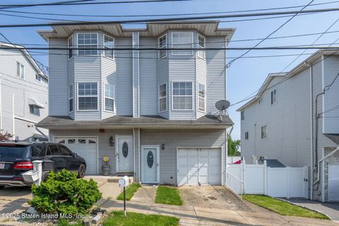 Photo of 22 Kermit Avenue, Staten Island, NY 10305 (MLS # 2503438)