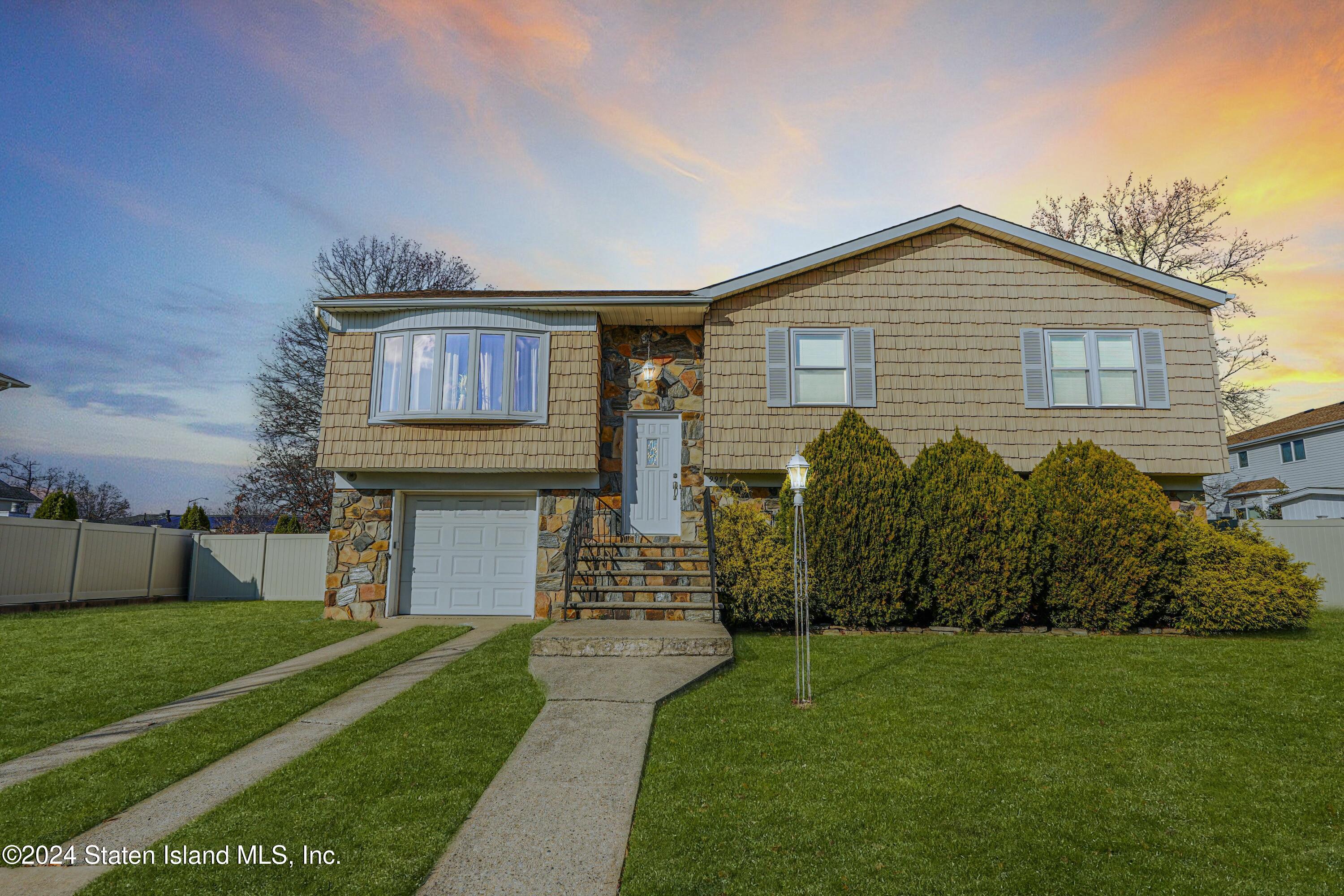 997 Edgegrove Avenue, Staten Island, New York image 1