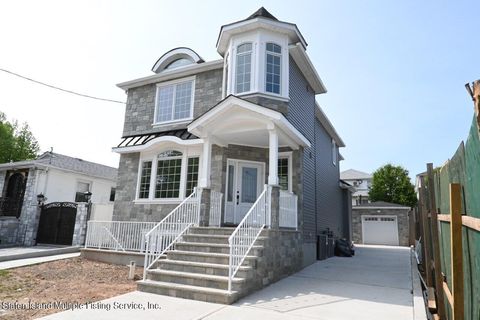 Photo of 33 West Terrace, Staten Island, NY 10312 (MLS # 1162014)