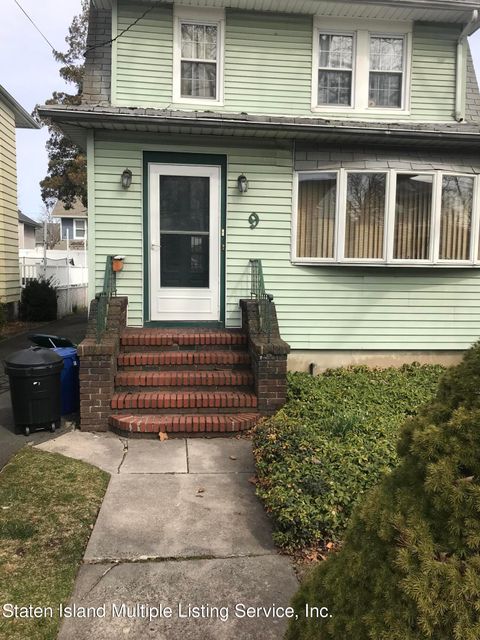 Photo of 9 E Raleigh Avenue, Staten Island, NY 10310 (MLS # 1161348)