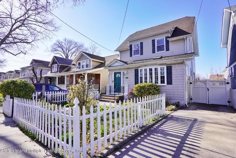 Photo of 267 Myrtle Avenue, Staten Island, NY 10310 (MLS # 1161139)