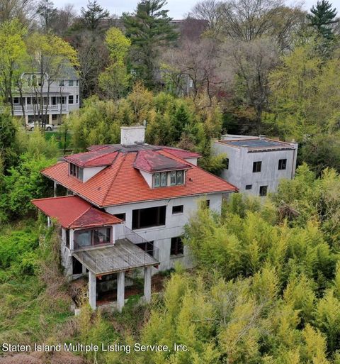 Photo of 225 Howard Avenue, Staten Island, NY 10301 (MLS # 1154280)