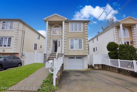 Photo of 120 Tyrrell Street, Staten Island, NY 10307 (MLS # 1161018)